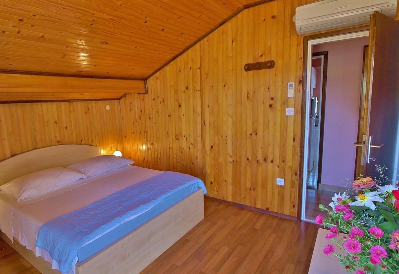 Apartments By The Sea Supetarska Draga - Donja, Rab - 4954 外观 照片